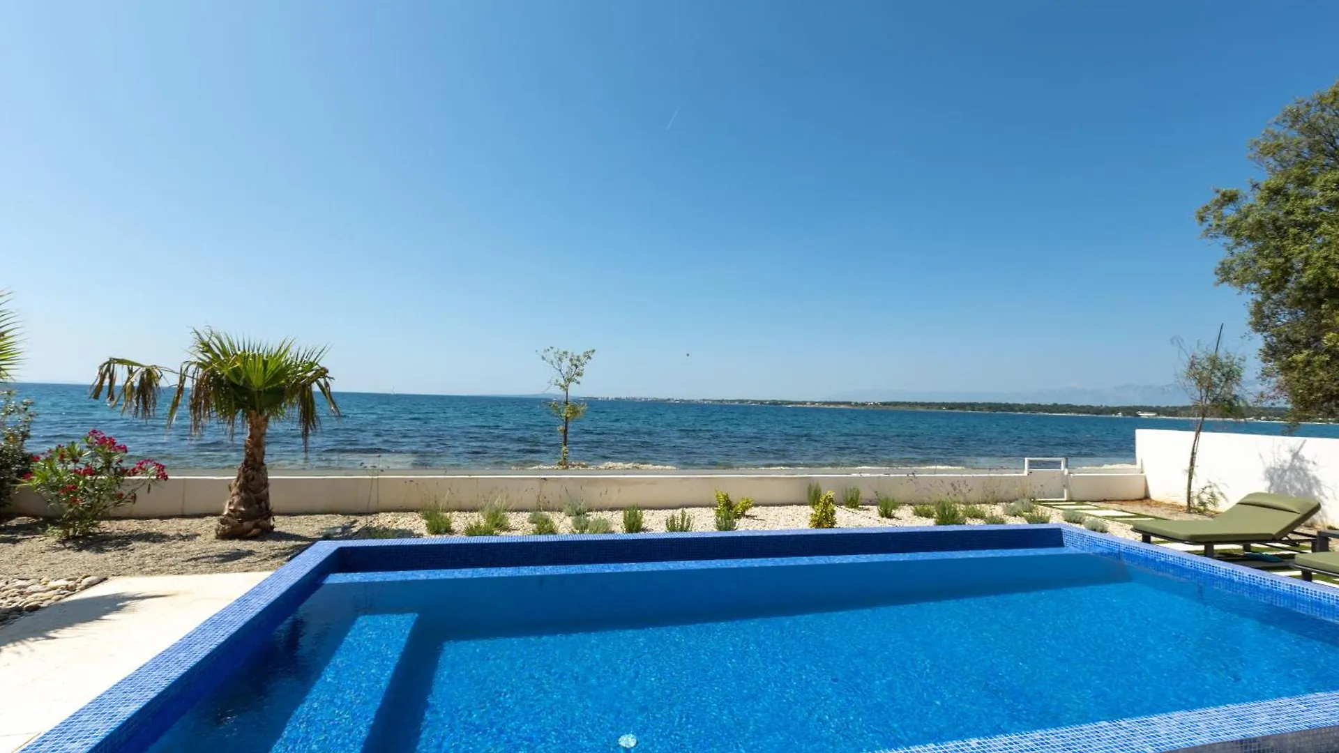 Adria Resort - Seafront Villa C Croácia
