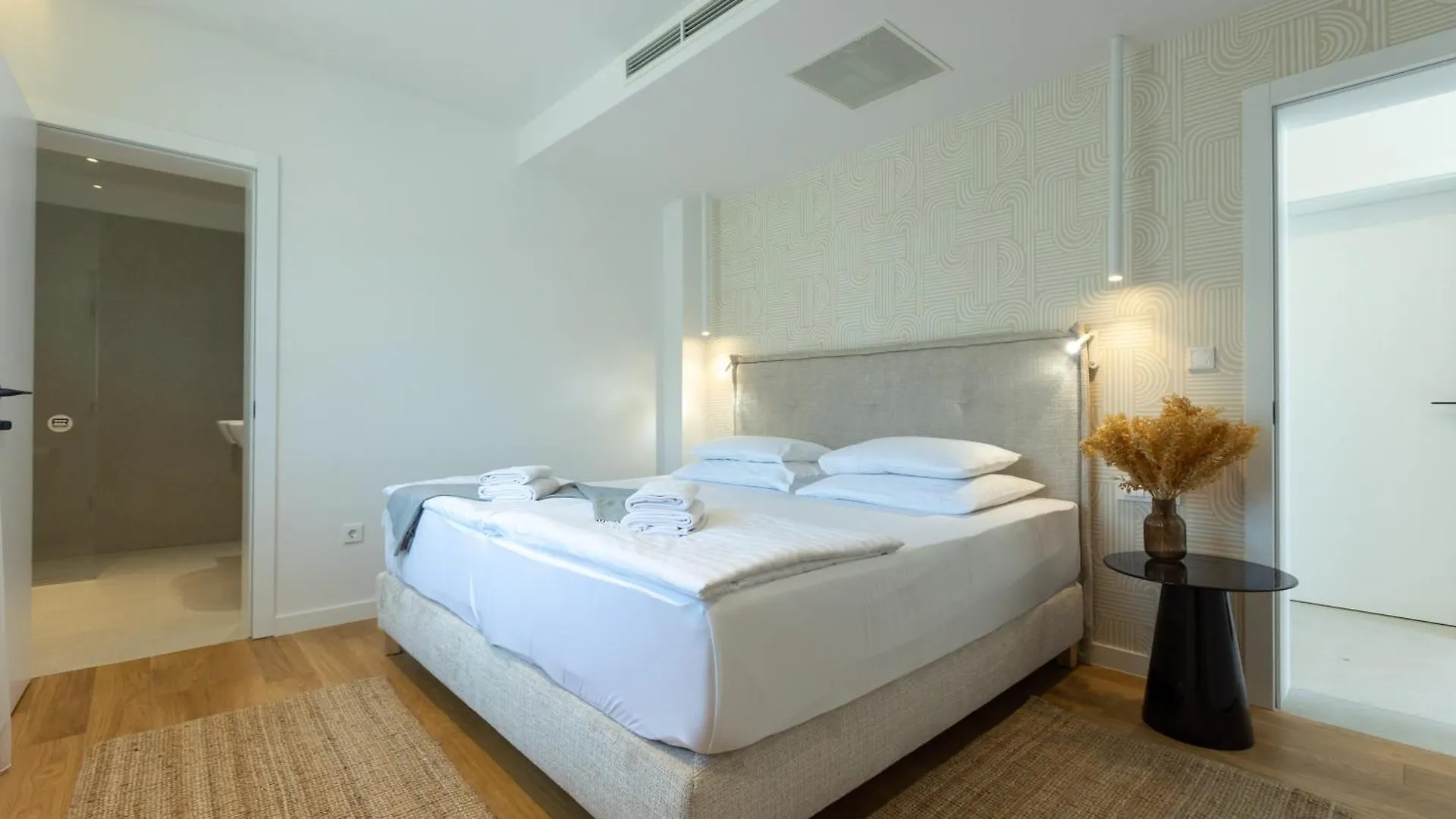 Adria Resort - Seafront Villa C Croácia